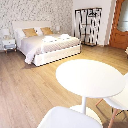 Twin Room Apulia Accommodation - Bari Policlinico Eksteriør billede
